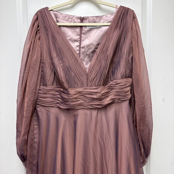 Mac Duggal Plus Size 16W Pink Puff Sleeve Embellished Cuff V-Neck A Line Gown - Picture 5 of 16